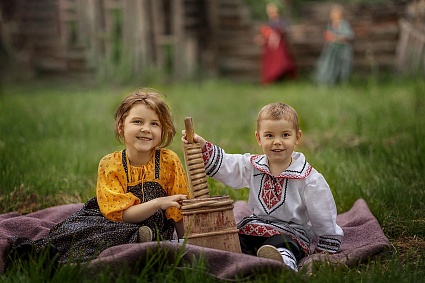 Народные костюмы