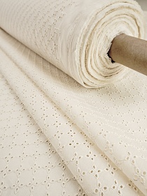 Шитье "Мелкие четырехлистники" цв.кремовый, ш.1.5м (выш.часть 1.35м), батист, хлопок 100%