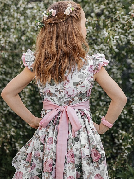 Детское платье из сатина "Великолепие роз на белом"