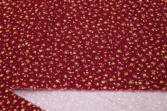 Микровельвет "Маленькие лютики на бордово-красном", ш.1.1м, хлопок-100%, 130гр/м.кв 