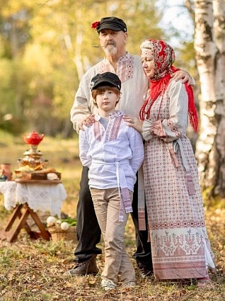 Народные костюмы для семьи