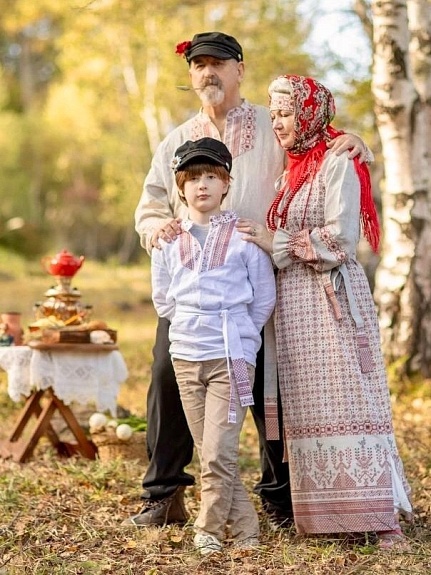 Народные костюмы для семьи